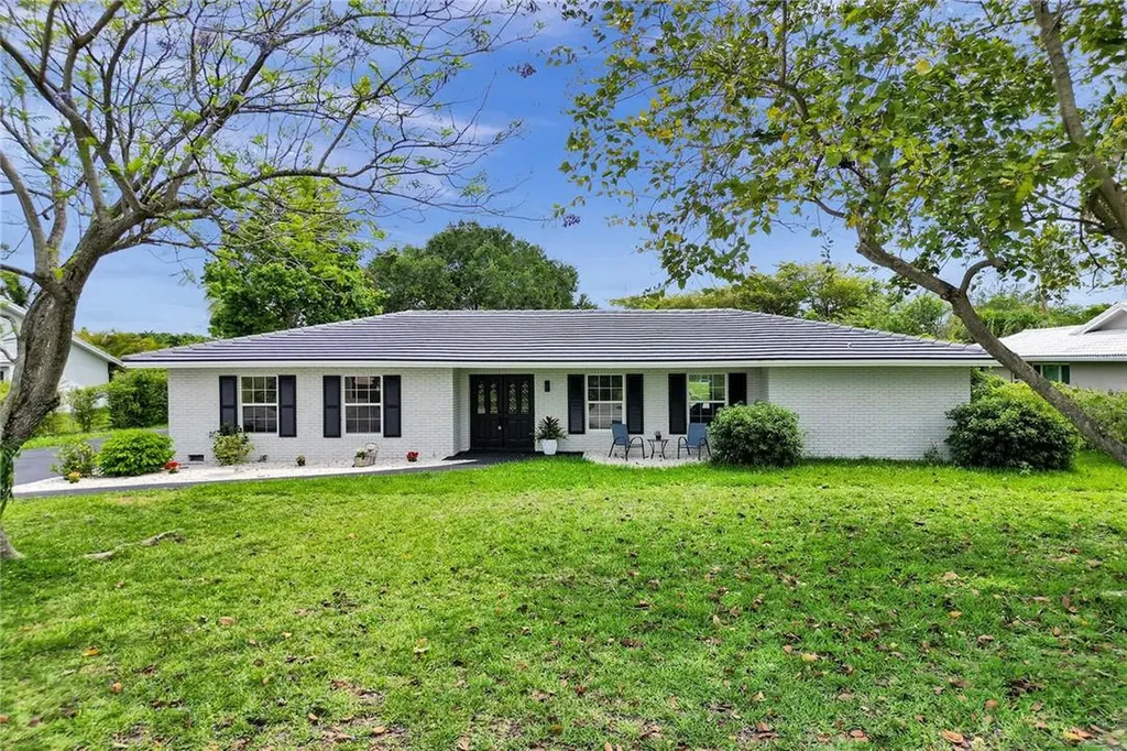 2421 NW 114th Avenue Coral Springs FL 33065