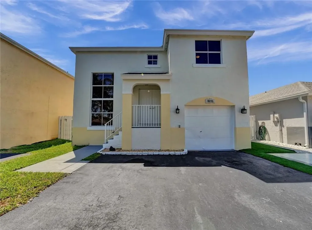 4221 SW 72nd Terrace Davie FL 33314