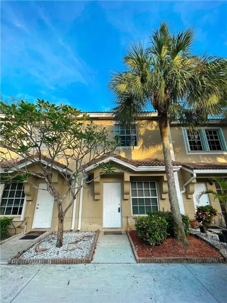 243 SW 122nd Terrace Pembroke Pines FL 33025