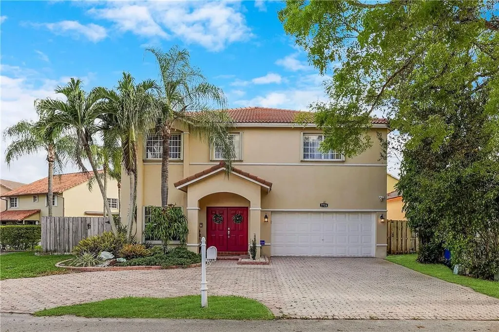7724 NW 193rd Terrace Hialeah FL 33015