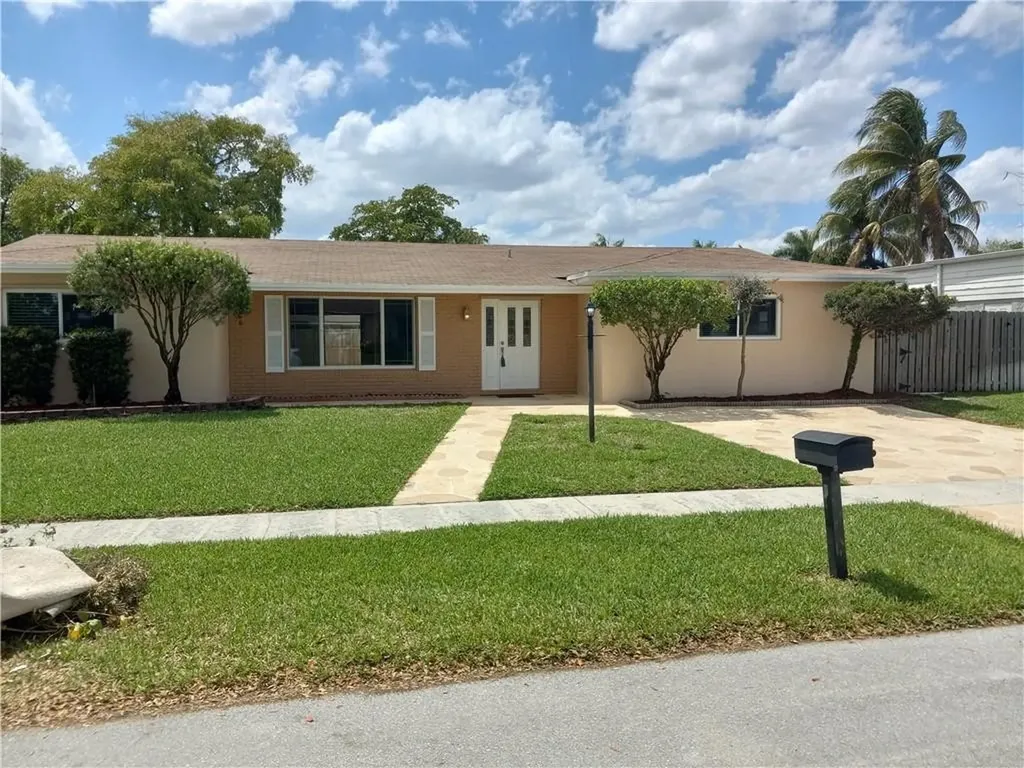 5151 SW 101st Avenue Cooper City FL 33328