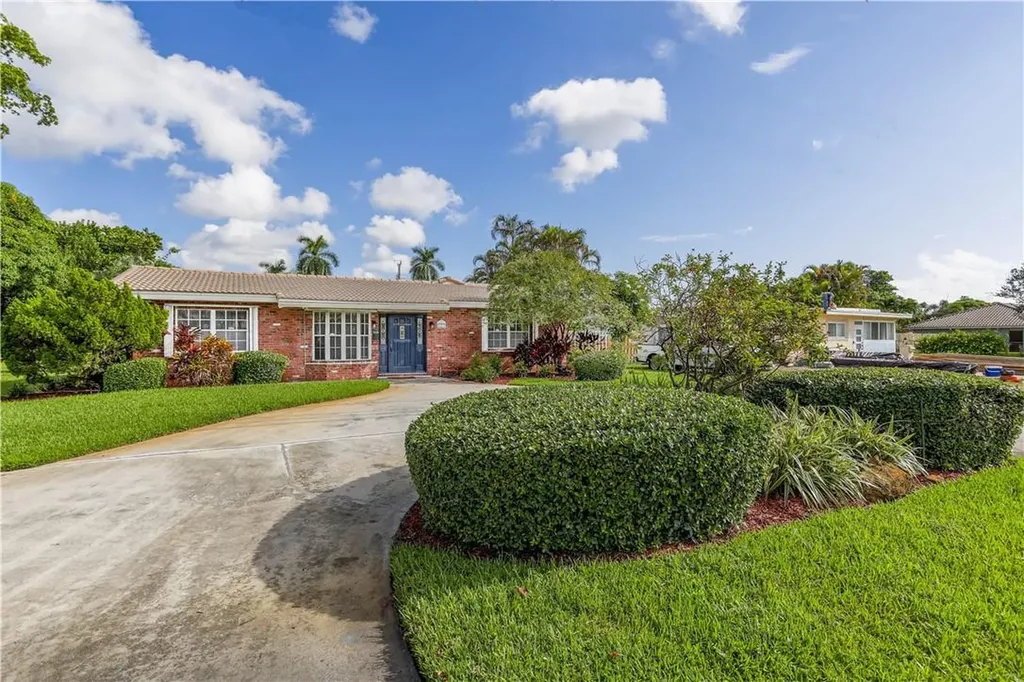 727 NE 2nd Street Pompano Beach FL 33060