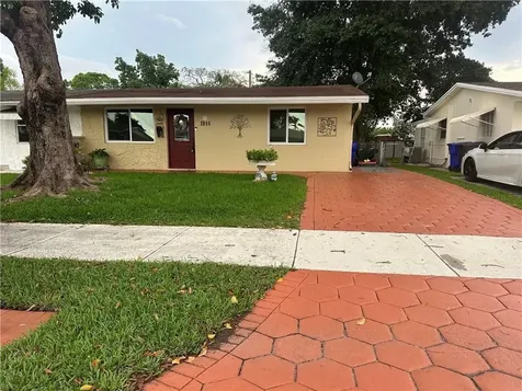 1944 SW 67th Avenue North Lauderdale FL 33068