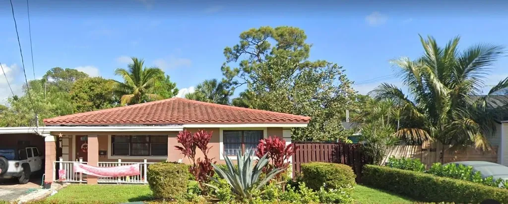 981 NE 38th Street Oakland Park FL 33334