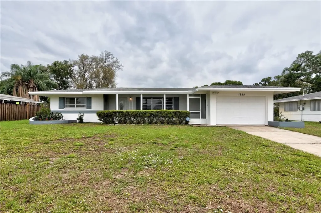 1925 Wyoming Avenue Fort Pierce FL 34982