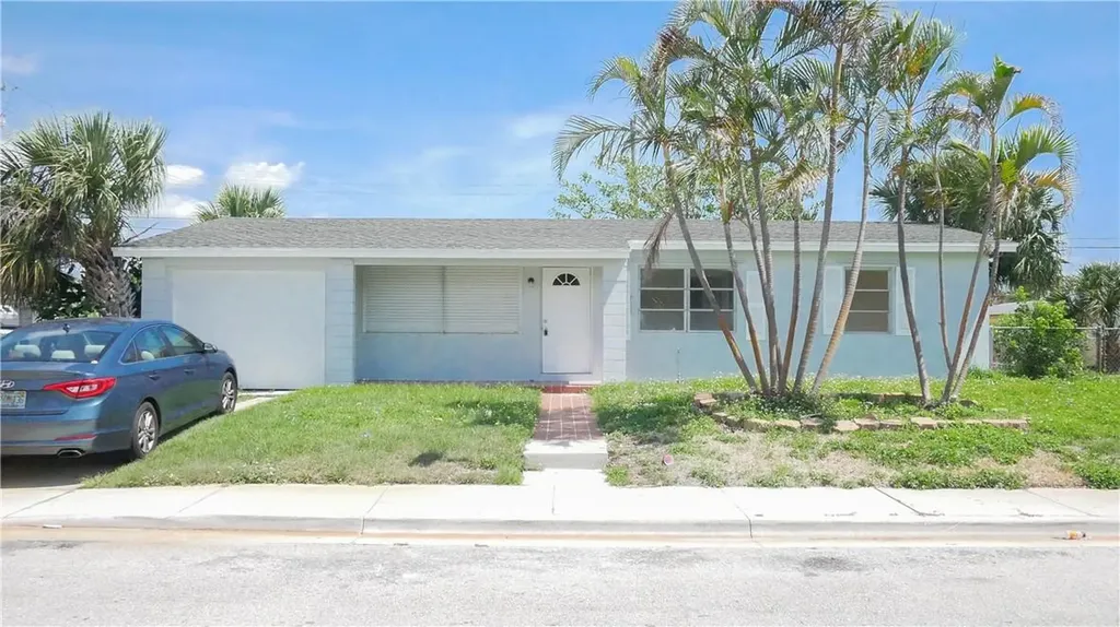 594 W 5th Street Riviera Beach FL 33404