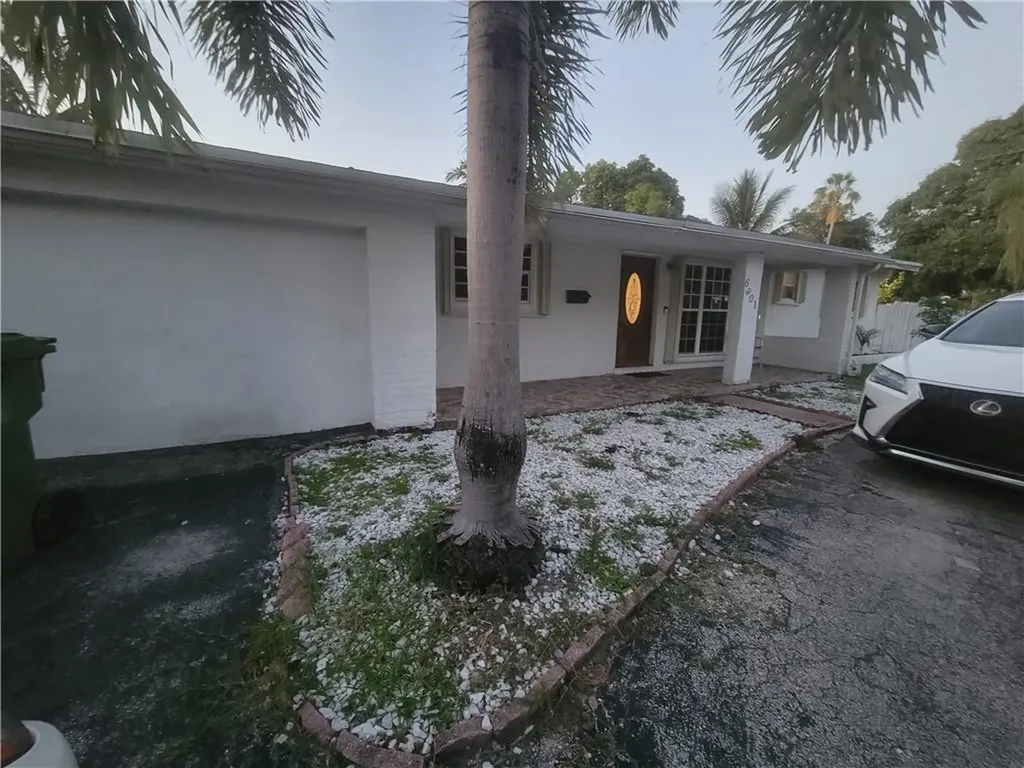6901 SW 16th Court Pembroke Pines FL 33023