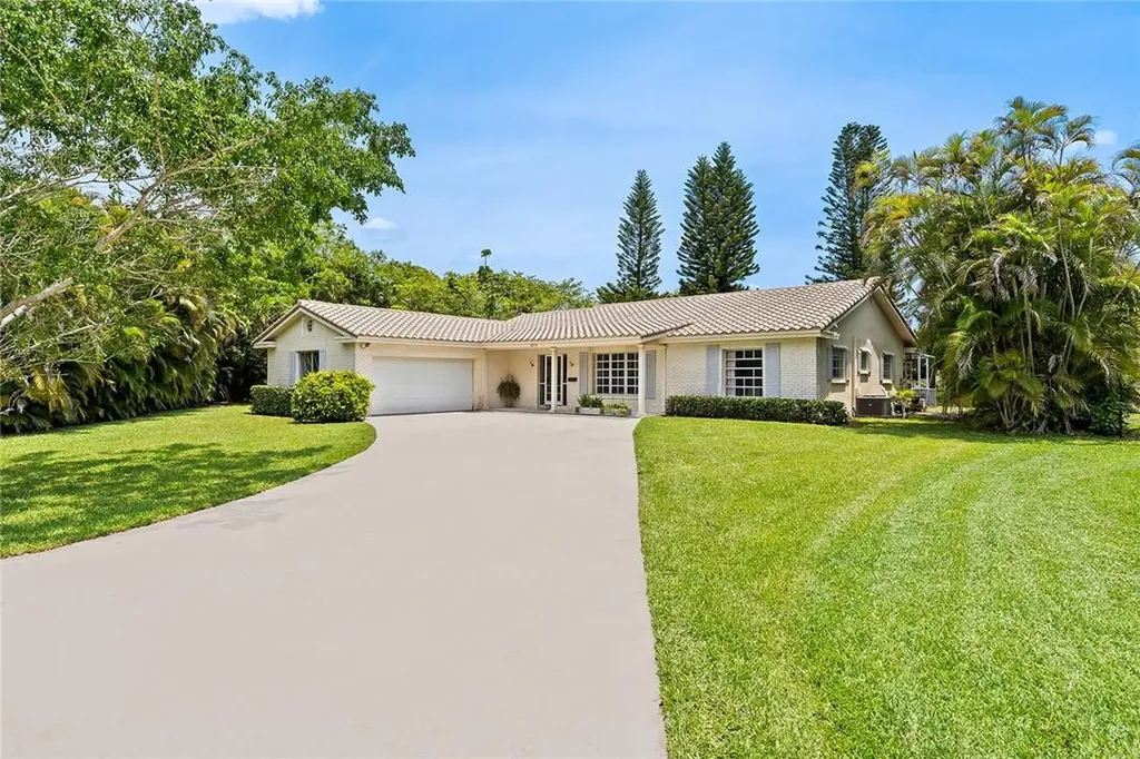 3674 NW 98th Terrace Coral Springs FL 33065