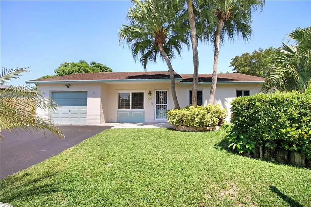425 SW 79th Terrace North Lauderdale FL 33068
