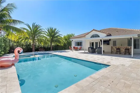 9407 SW 221st Lane Cutler Bay FL 33190