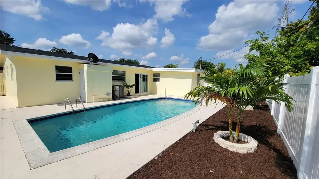 4421 NW 36th Court Lauderdale Lakes FL 33319
