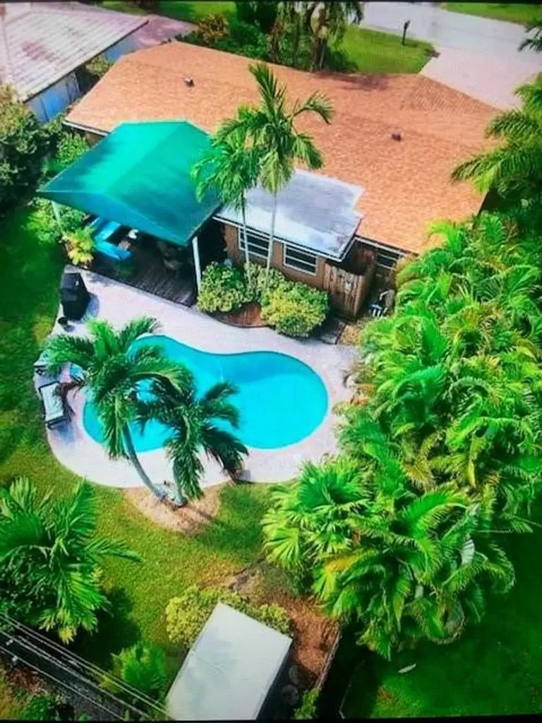 617 NW 28th Court Wilton Manors FL 33311