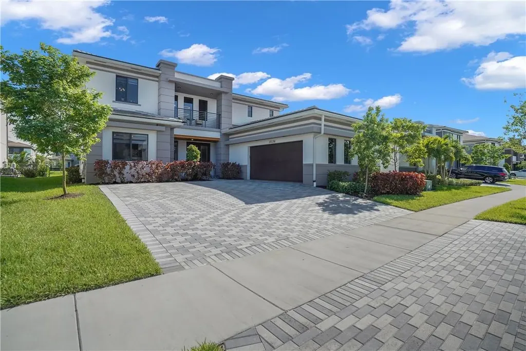 10536 N Lago Vista Circle Parkland FL 33076