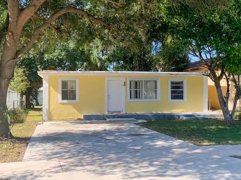 2335 Raleigh Street Hollywood FL 33020