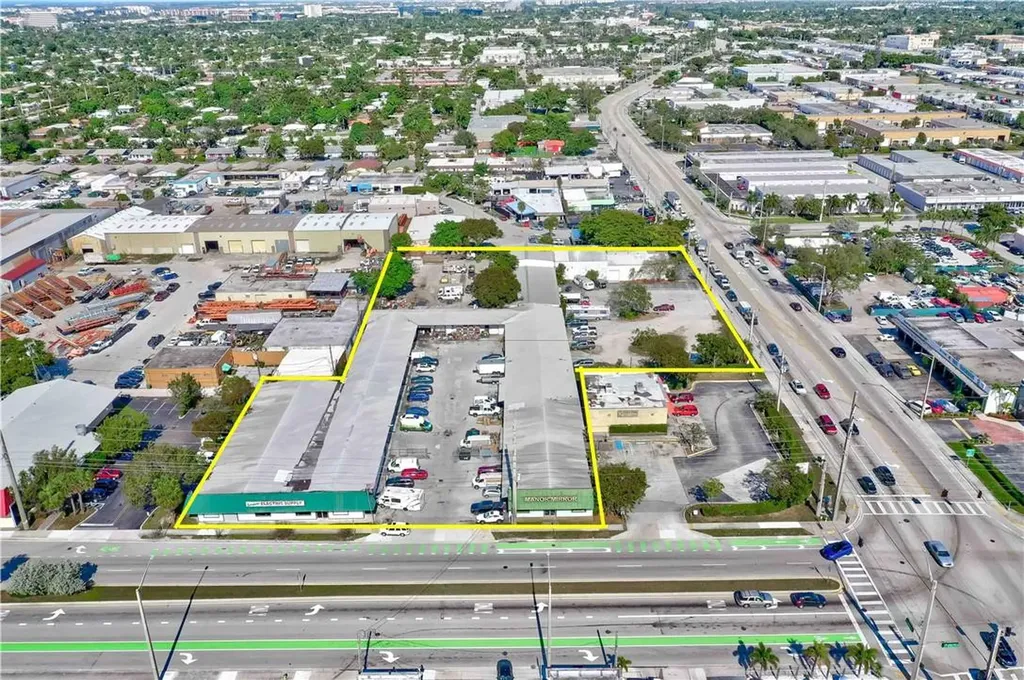 841 NE 44th Street Oakland Park FL 33334