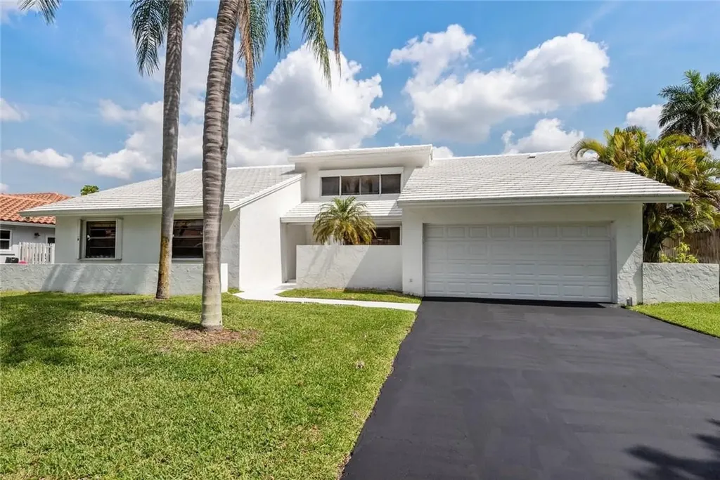 9761 NW 10th Street Plantation FL 33322