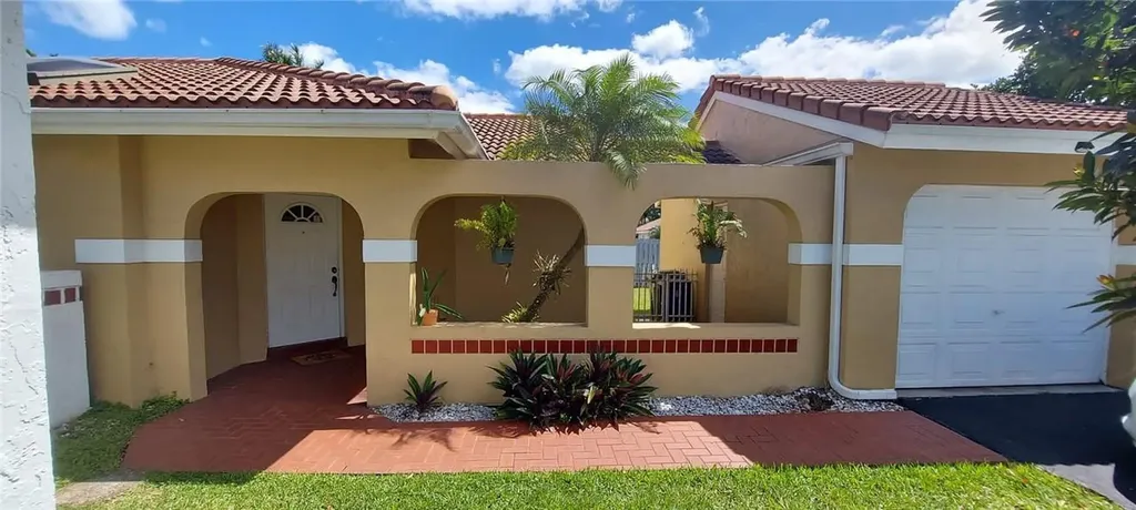 1285 Seagrape Circle Weston FL 33326