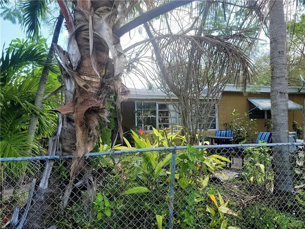 2001 N 22nd Avenue Hollywood FL 33020