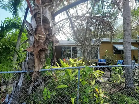2001 N 22nd Avenue Hollywood FL 33020