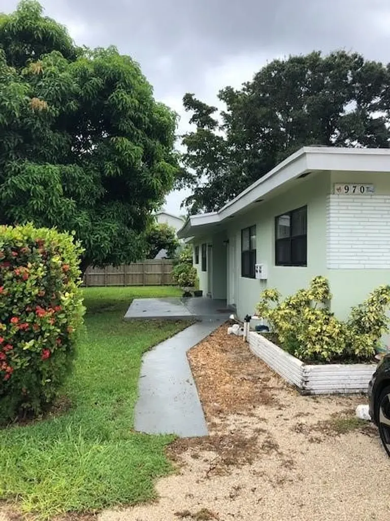 970 NE 38th Street Oakland Park FL 33334