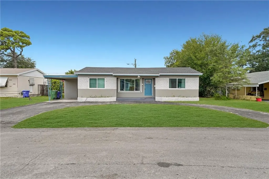 6825 SW 10th Street Pembroke Pines FL 33023