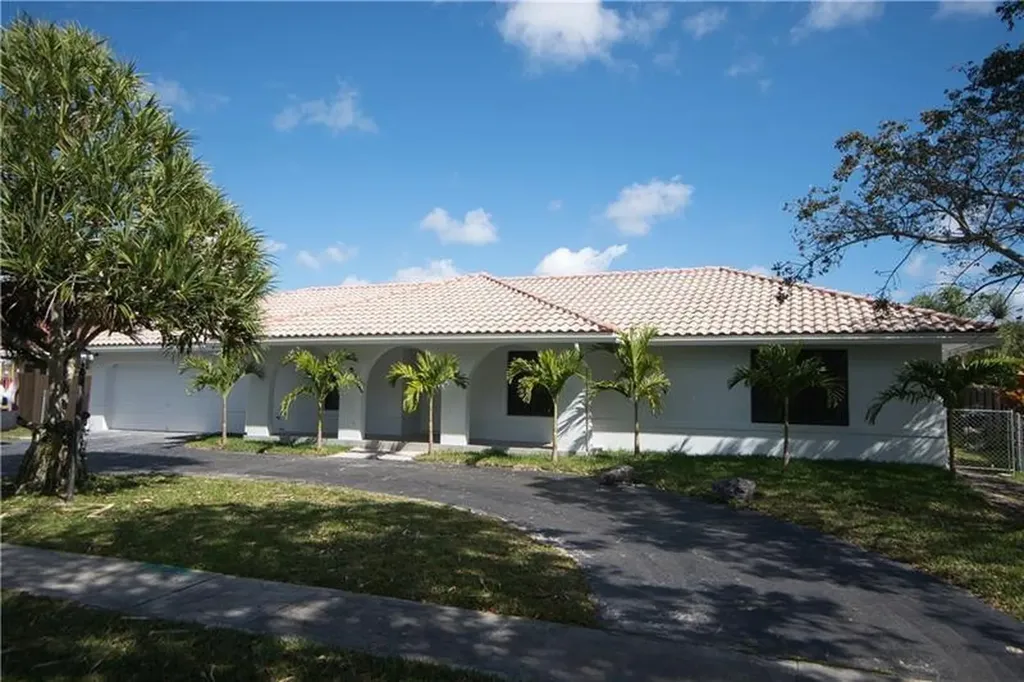 810 Renmar Drive Plantation FL 33317