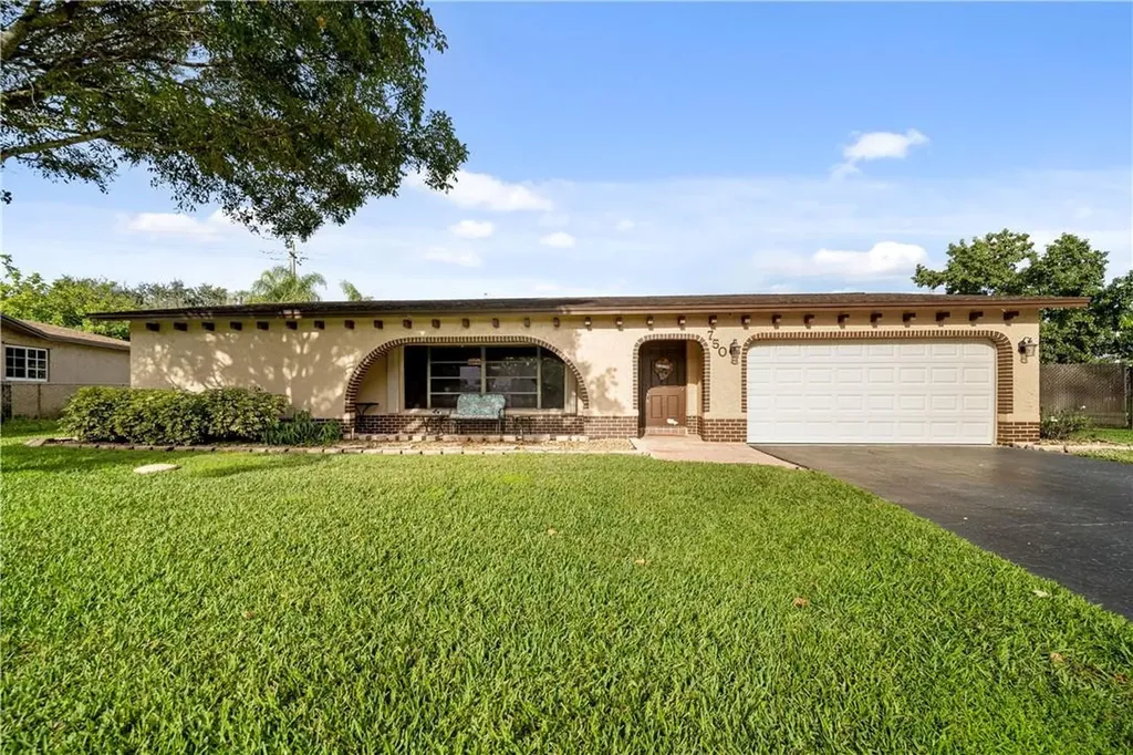 750 NW 88th Terrace Pembroke Pines FL 33024