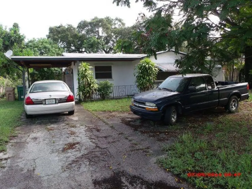 5311 SW 57th Court Davie FL 33314