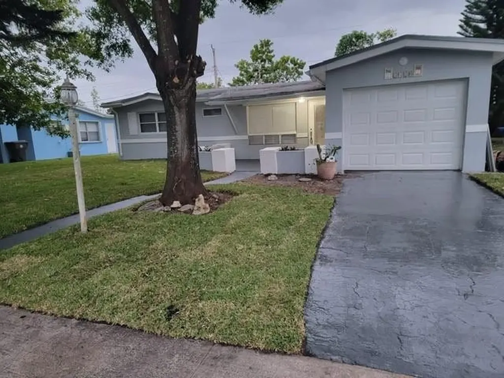 3420 NW 34th Street Lauderdale Lakes FL 33309