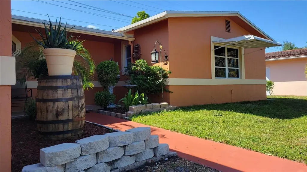 801 SW 70th Way North Lauderdale FL 33068
