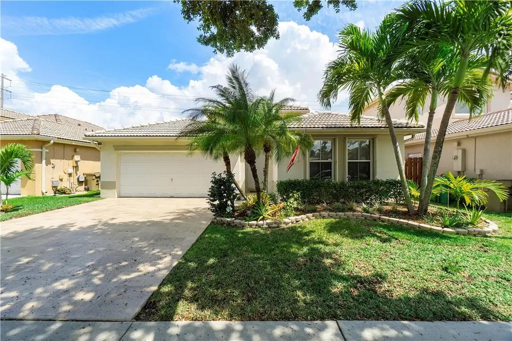 226 E Royal Cove Circle Davie FL 33325