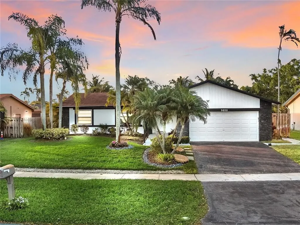 9820 NW 32nd Manor Sunrise FL 33351