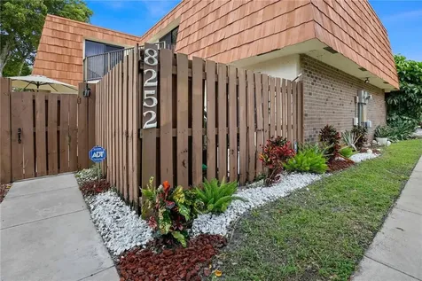 8252 S Coral Circle North Lauderdale FL 33068