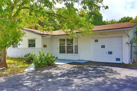 872 SW 68th Avenue North Lauderdale FL 33068