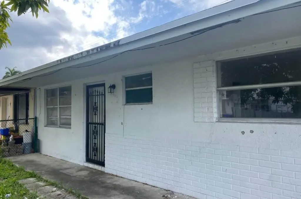 1971 SW 70th Way North Lauderdale FL 33068