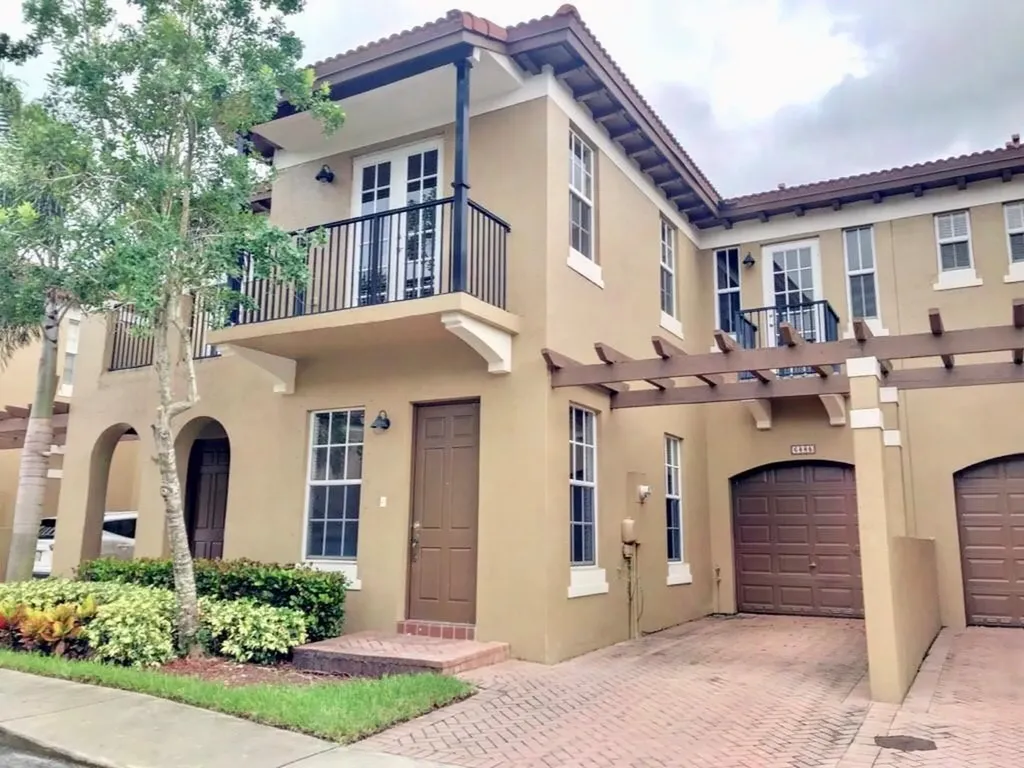 6885 Julia Gardens Drive Coconut Creek FL 33073