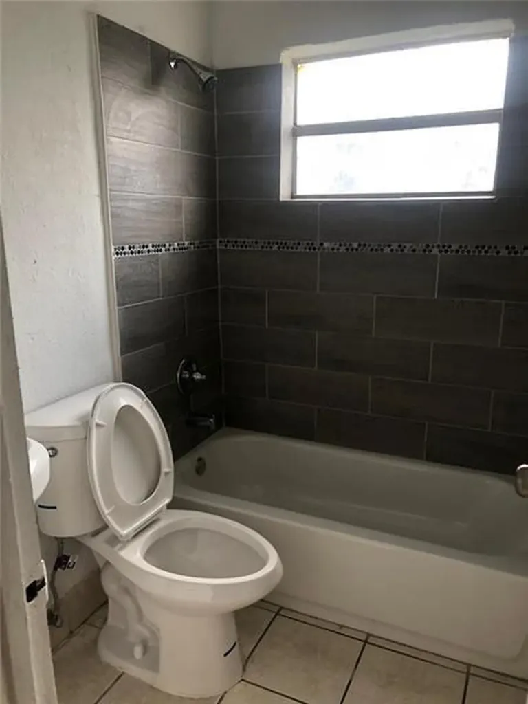 713 NW 14th Terrace Fort Lauderdale FL 33311
