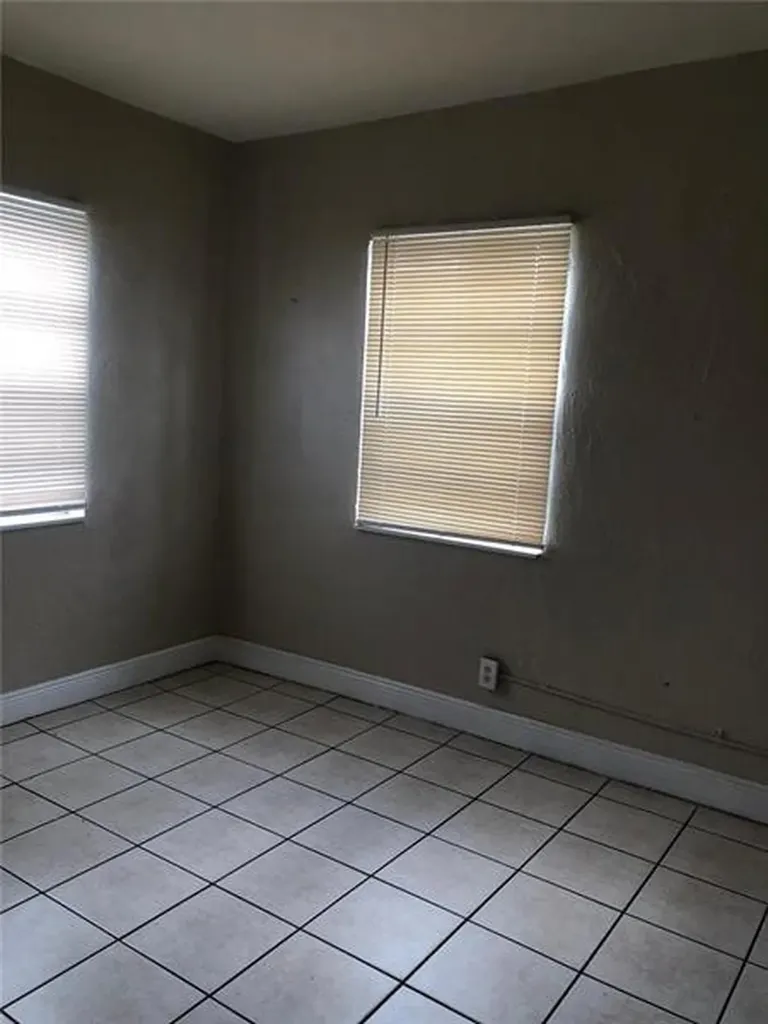 713 NW 14th Terrace Fort Lauderdale FL 33311