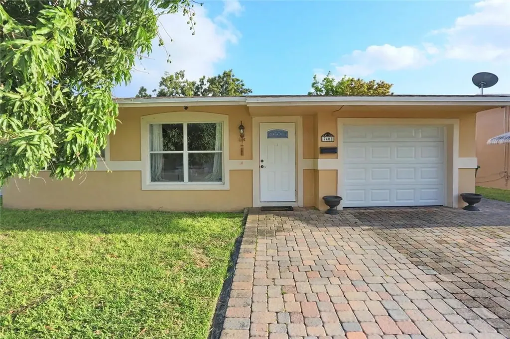 7402 NW 58th Court Tamarac FL 33321
