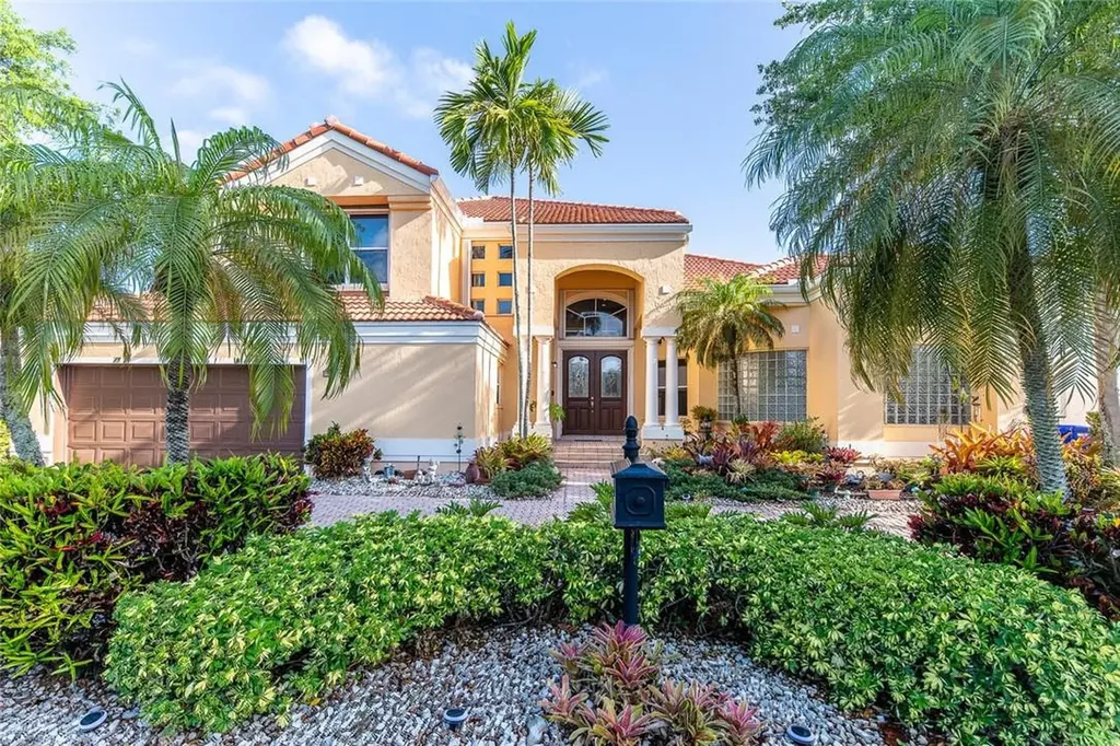 15621 SW 12th Street Pembroke Pines FL 33027