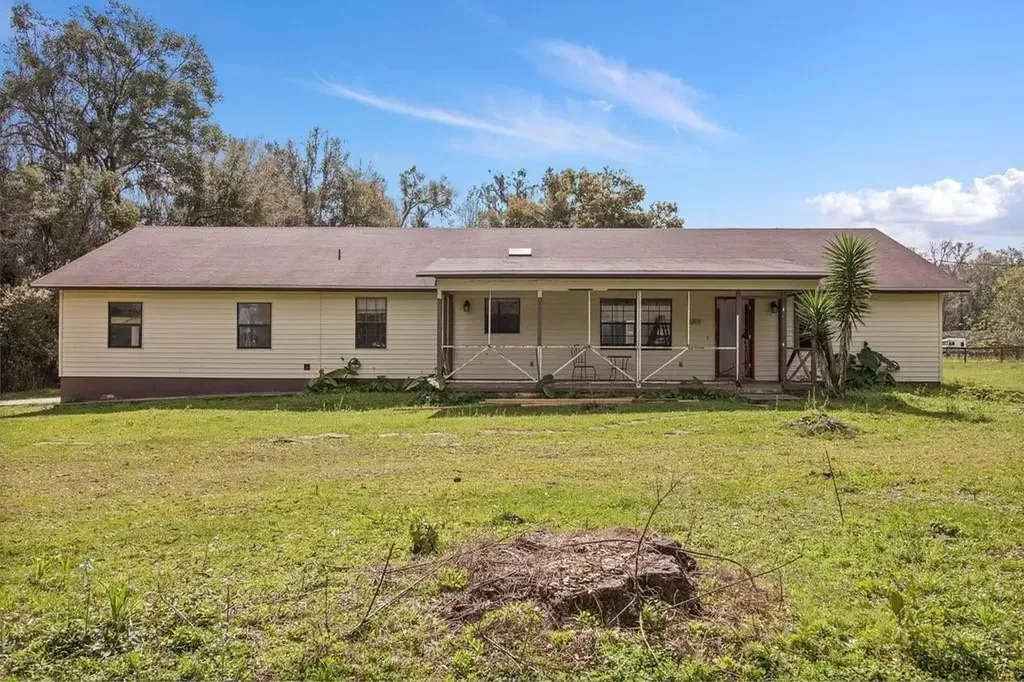 810 W Highway 329 Citra FL 32113