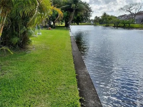 6704 NW 70th Street Tamarac FL 33321