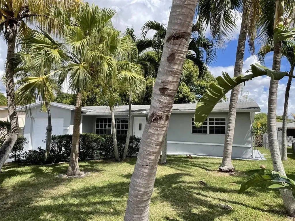 6241 SW 8th Court North Lauderdale FL 33068