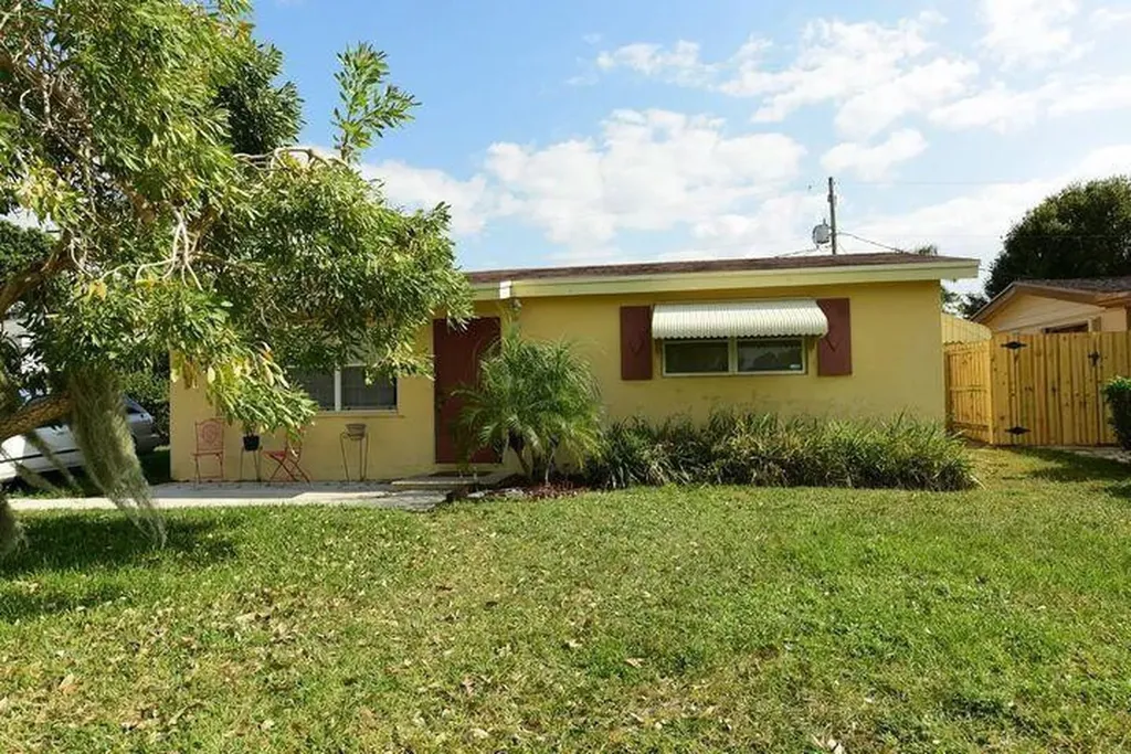 772 Gardenia Drive Royal Palm Beach FL 33411