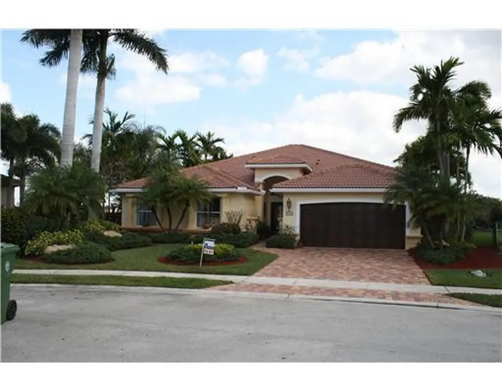 2335 NW 186th Avenue Pembroke Pines FL 33029