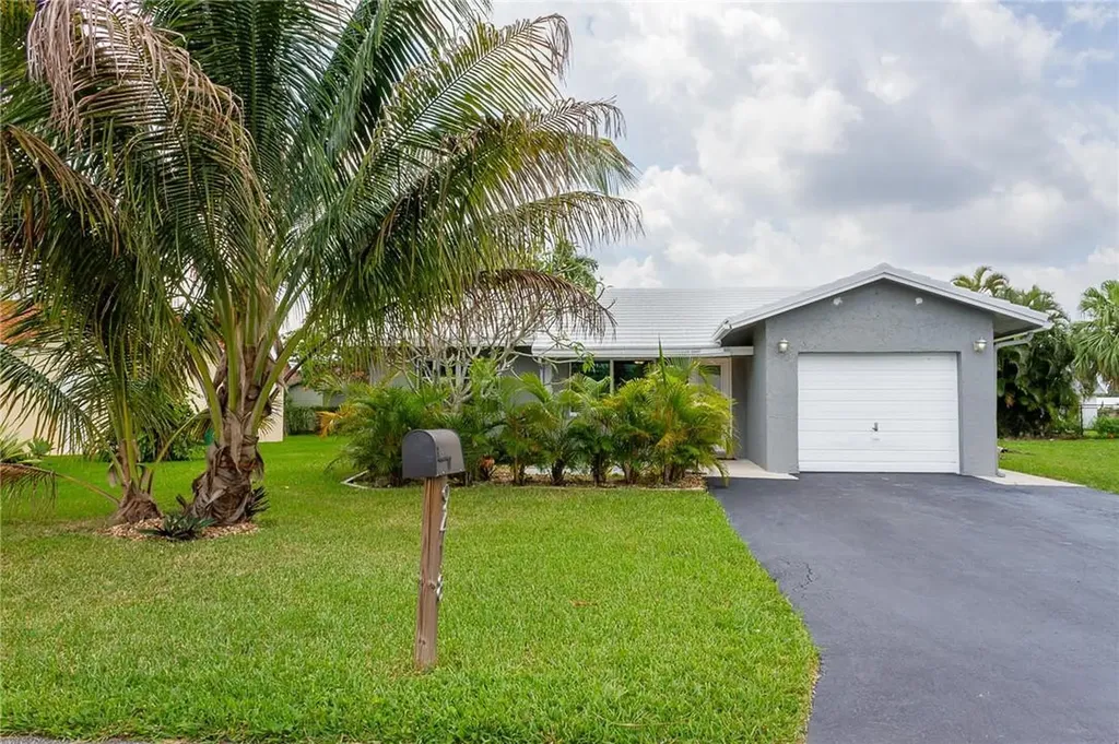 9418 NW 74th Court Tamarac FL 33321