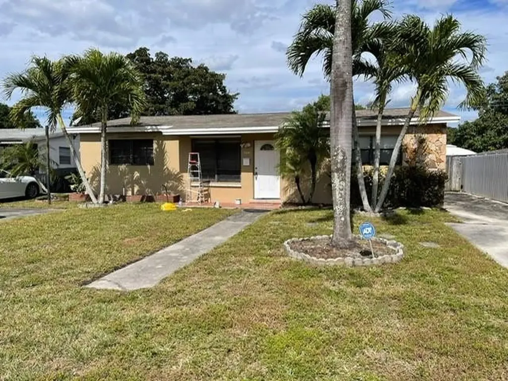 7371 Cleveland Street Hollywood FL 33024
