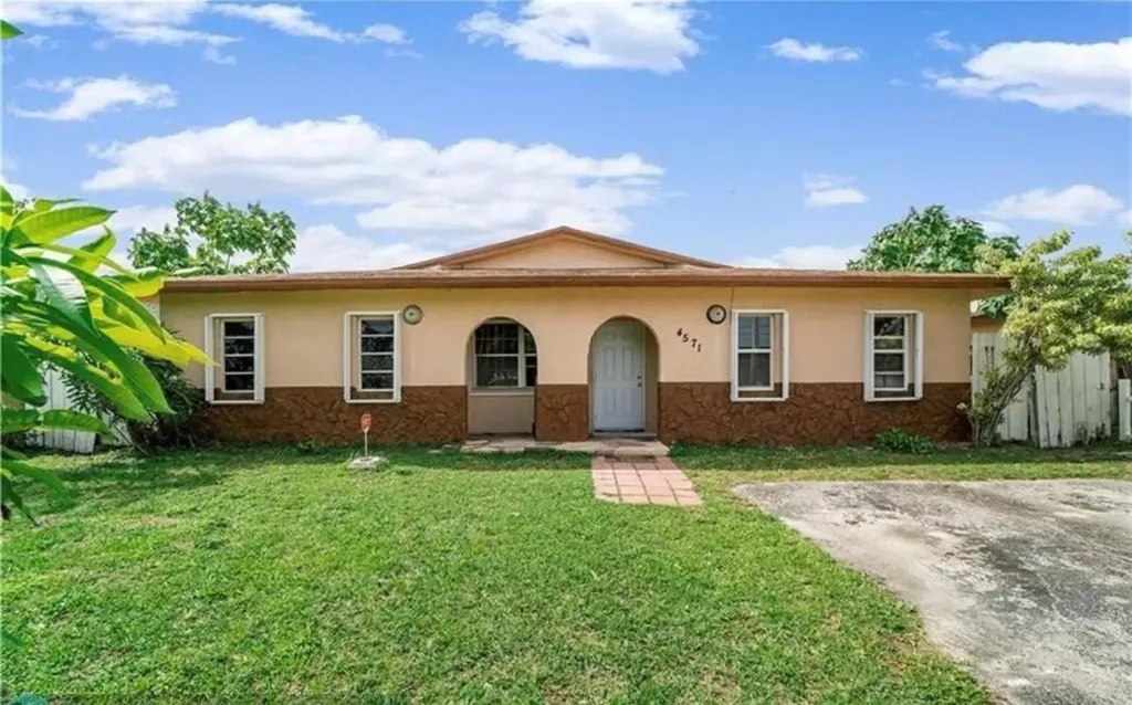 4571 SW 43rd Avenue Fort Lauderdale FL 33314
