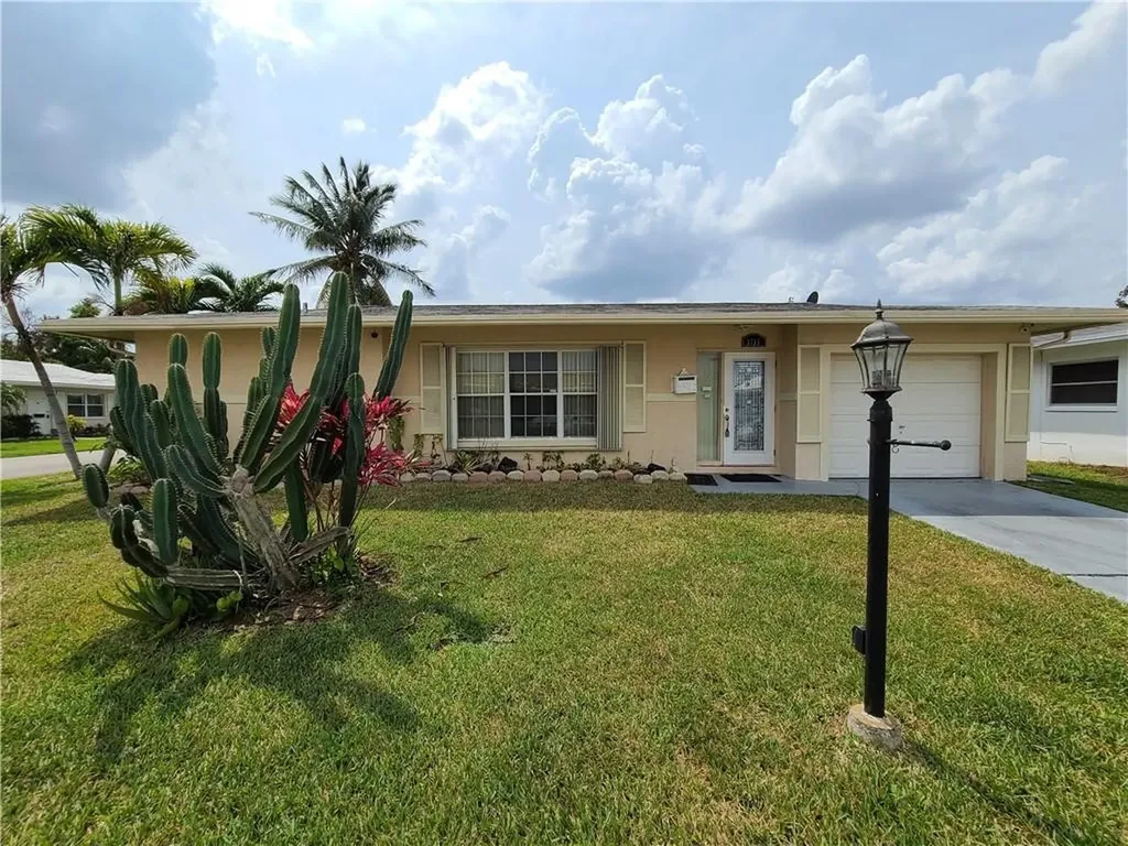 5713 NW 86th Avenue Tamarac FL 33321