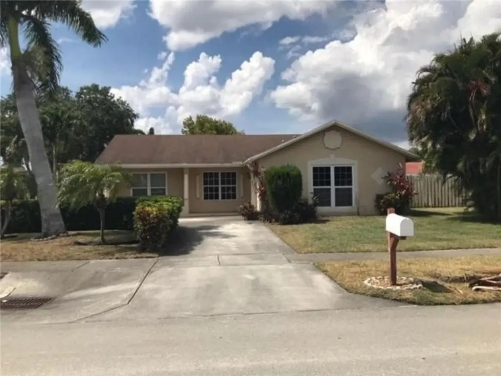 11921 NW 37th Place Sunrise FL 33323